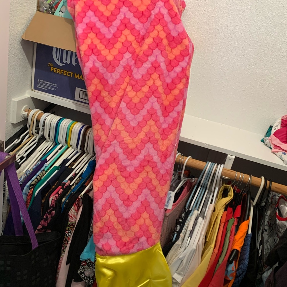 Snuggie Pink and Orange Mermaid Tail Blanket